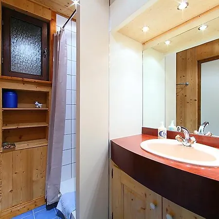 Chamonix-mont-blanc Sleeps 6 Wifi Apartment